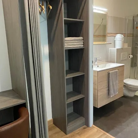 Zazpiak לינה וארוחת בוקר 3*